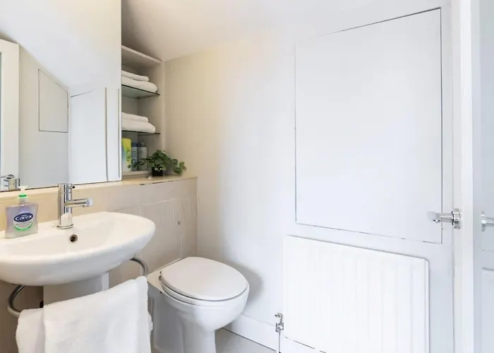 Location 2 Bedroom 2 Bathroom Fast Wifi *