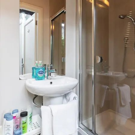 Location 2 Bedroom 2 Bathroom Fast Wifi Holiday home *