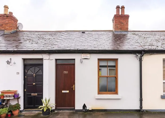 Location 2 Bedroom 2 Bathroom Fast Wifi 別荘 *