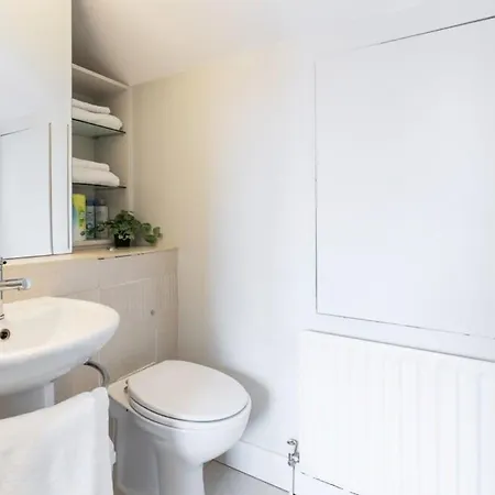 Location 2 Bedroom 2 Bathroom Fast Wifi *